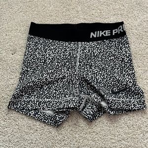 Black and white Nike Pro shorts XS RARE